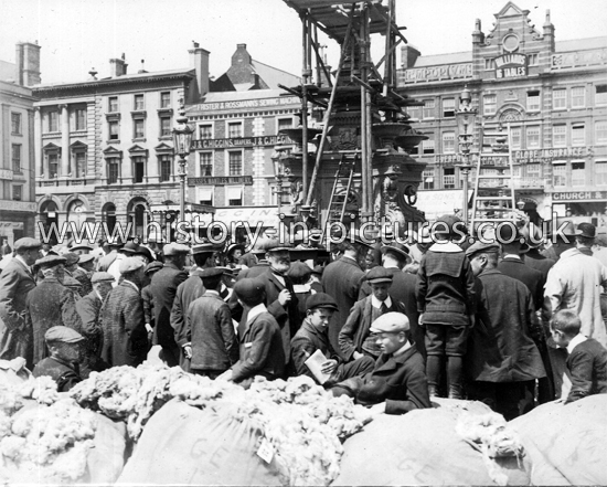 Wool auction & Drinking Fountain, Market Square, Northampton. c.1915.